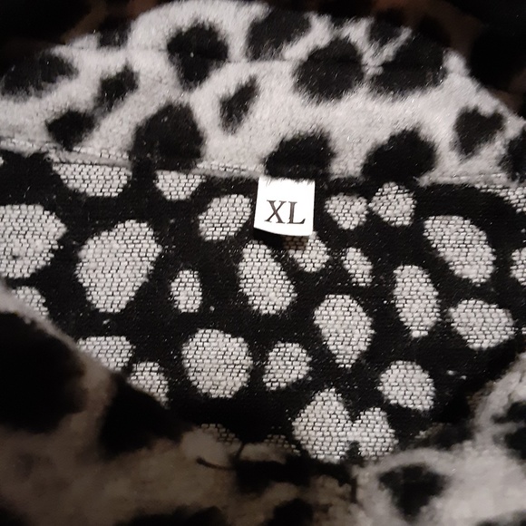 Animal Print  Boyfriend Shacket - Picture 3 of 3